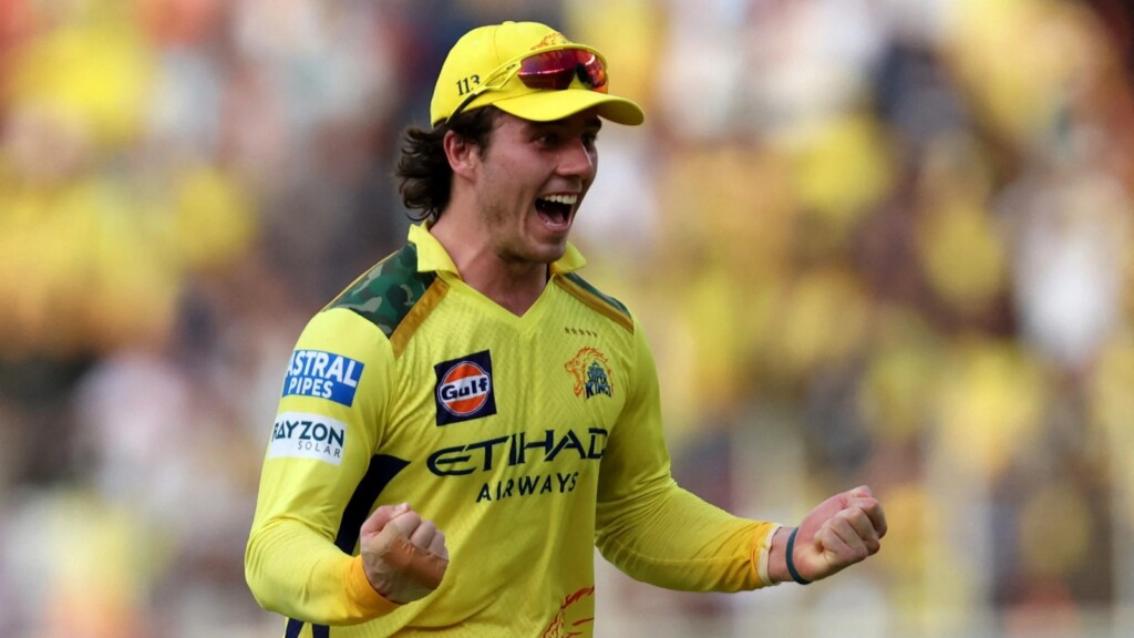 MS Dhoni injury update